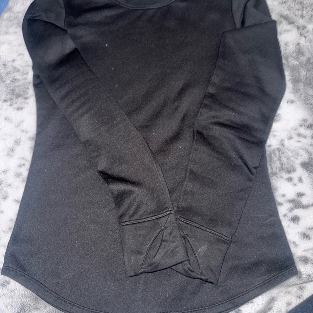 Women's Black Fleece Lined Long Sleeve Top w/ thumb holes